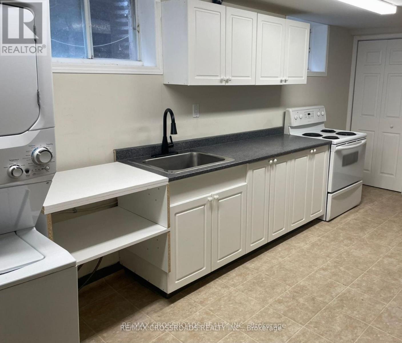 304 Orsi Avenue, Bradford West Gwillimbury, Ontario  L3Z 1B7 - Photo 4 - N12290382