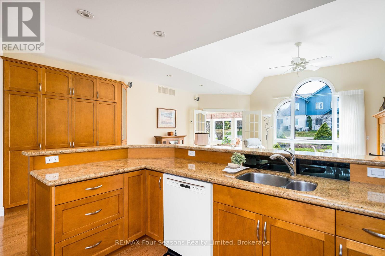 150 Brooker Boulevard, Blue Mountains, Ontario  L9Y 0M2 - Photo 14 - X12286265