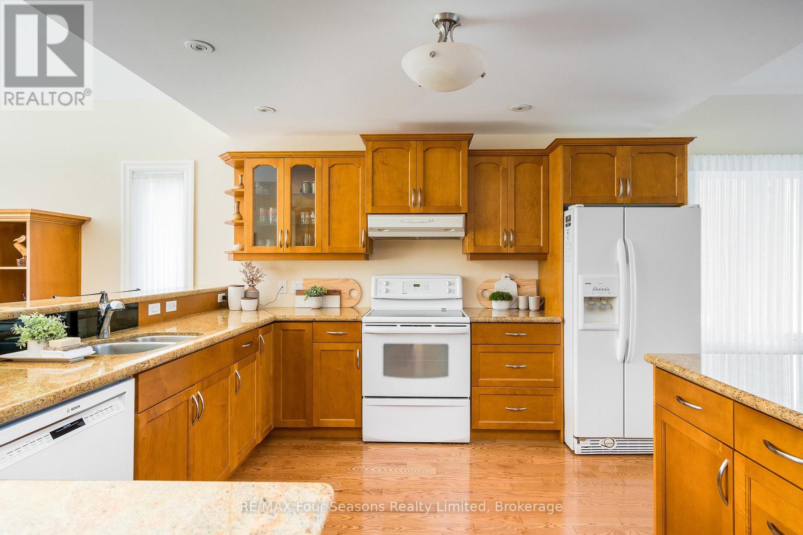 150 Brooker Boulevard, Blue Mountains, Ontario  L9Y 0M2 - Photo 10 - X12286265
