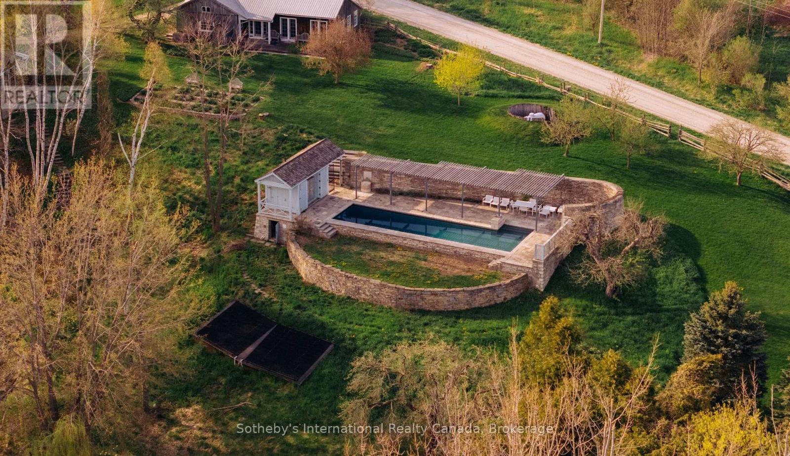 47014 Old Mail Road, Grey Highlands, Ontario  N4L 1W7 - Photo 42 - X12150434