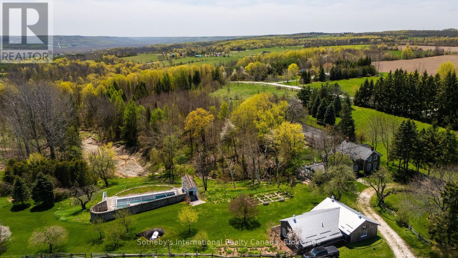 47014 Old Mail Road, Grey Highlands, Ontario  N4L 1W7 - Photo 44 - X12150434