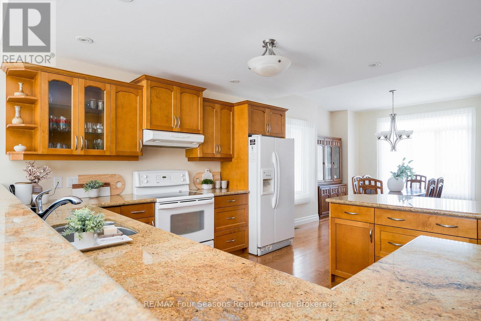 150 Brooker Boulevard, Blue Mountains, Ontario  L9Y 0M2 - Photo 11 - X12286265
