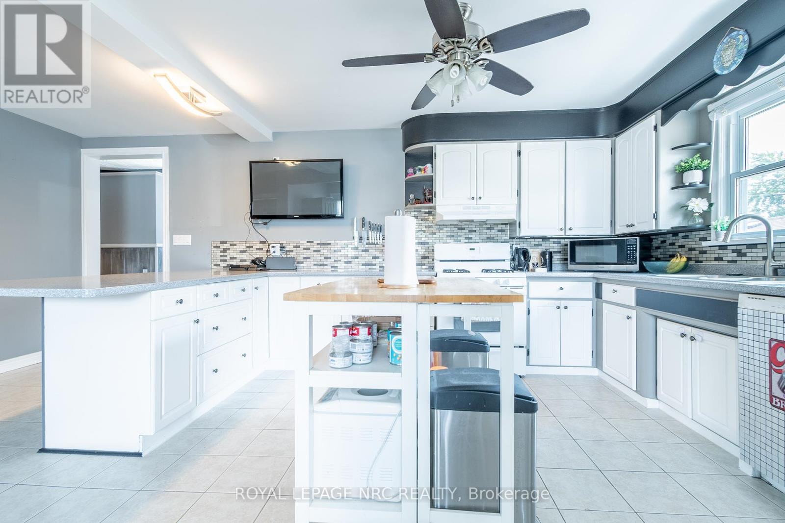100 Knoll Street, Port Colborne, Ontario  L3K 5A9 - Photo 11 - X12290550