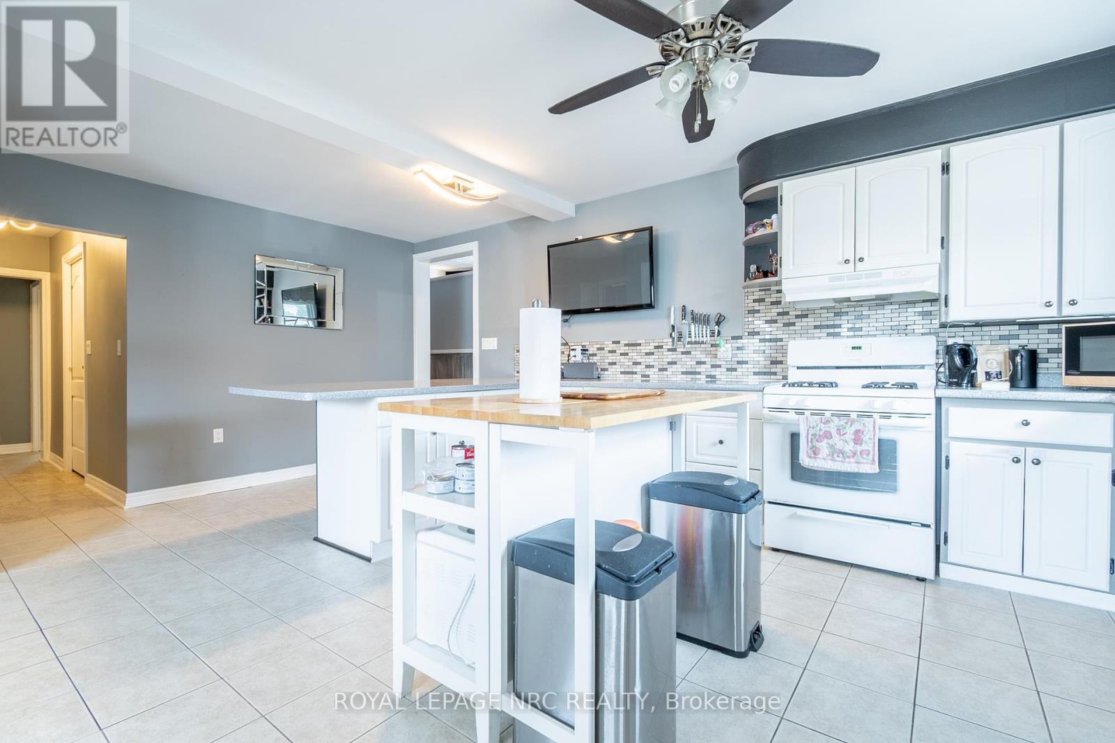100 Knoll Street, Port Colborne, Ontario  L3K 5A9 - Photo 12 - X12290550