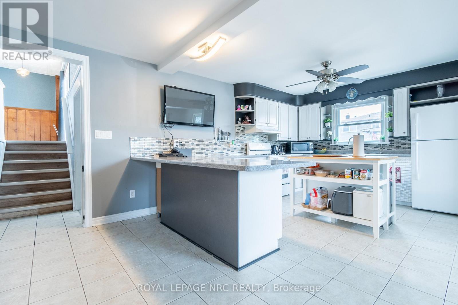 100 Knoll Street, Port Colborne, Ontario  L3K 5A9 - Photo 6 - X12290550