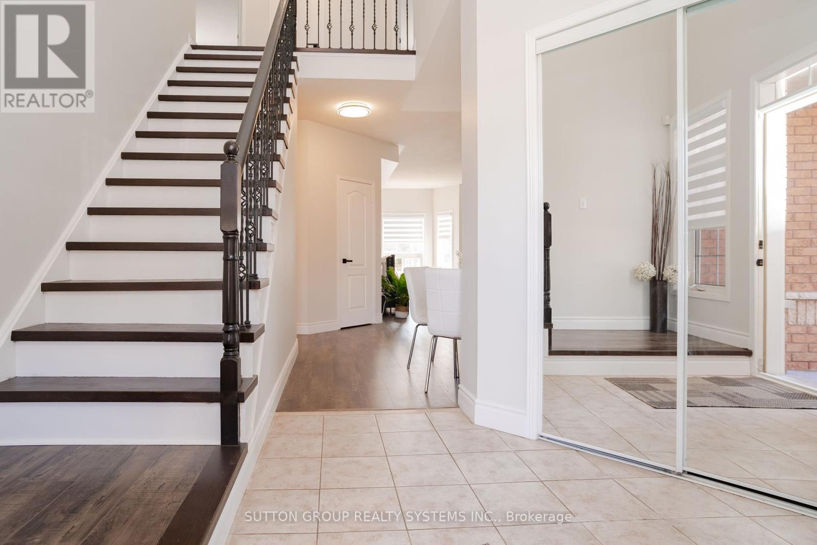 Property at 3856 EDGECLIFFE RUN image 5
