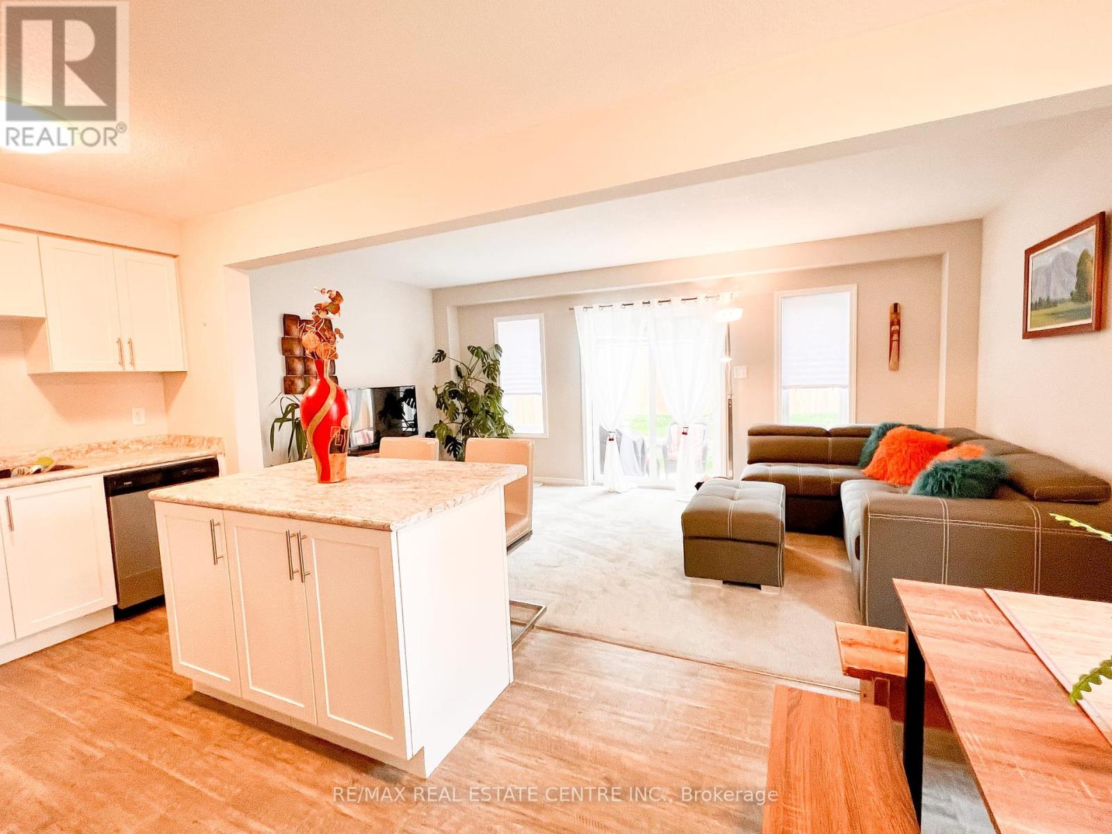 36 - 50 Pinnacle Drive, Kitchener, Ontario  N2P 0H8 - Photo 3 - X12283956