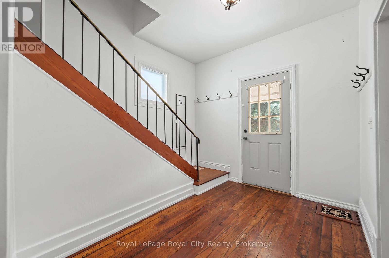 Property at 91 STEVENSON STREET S image 3
