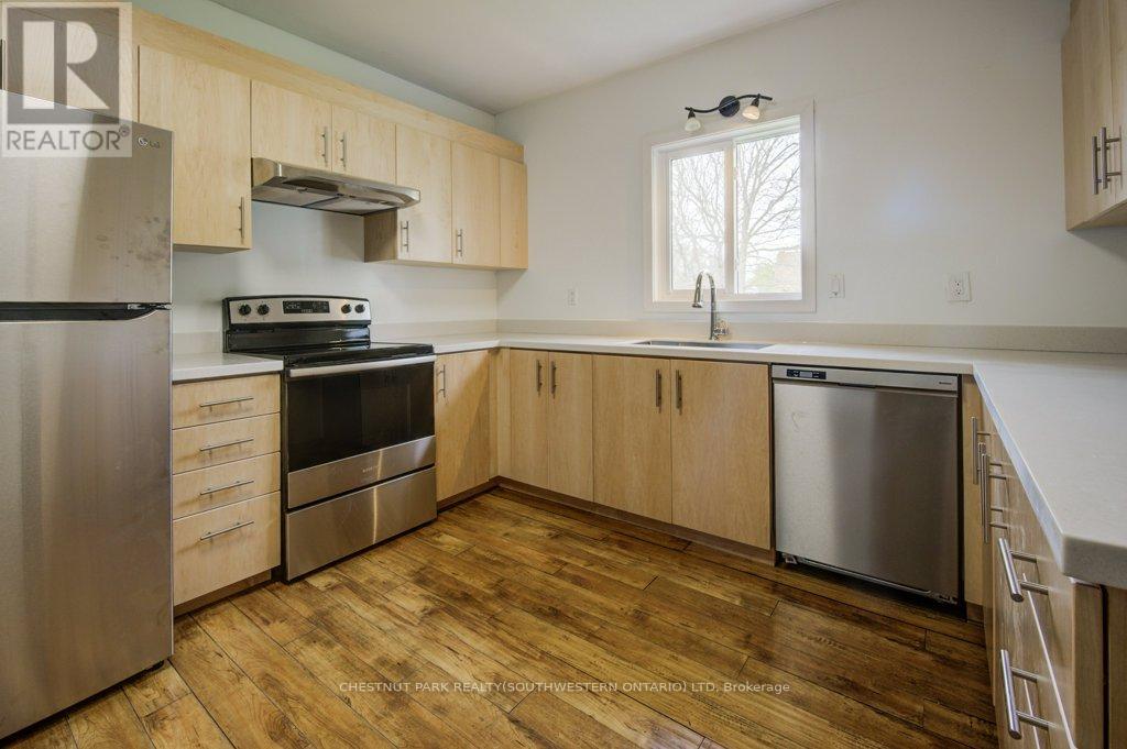 6998 St. Patrick Street, West Perth (Hibbert), Ontario  N0K 1E0 - Photo 12 - X12290361