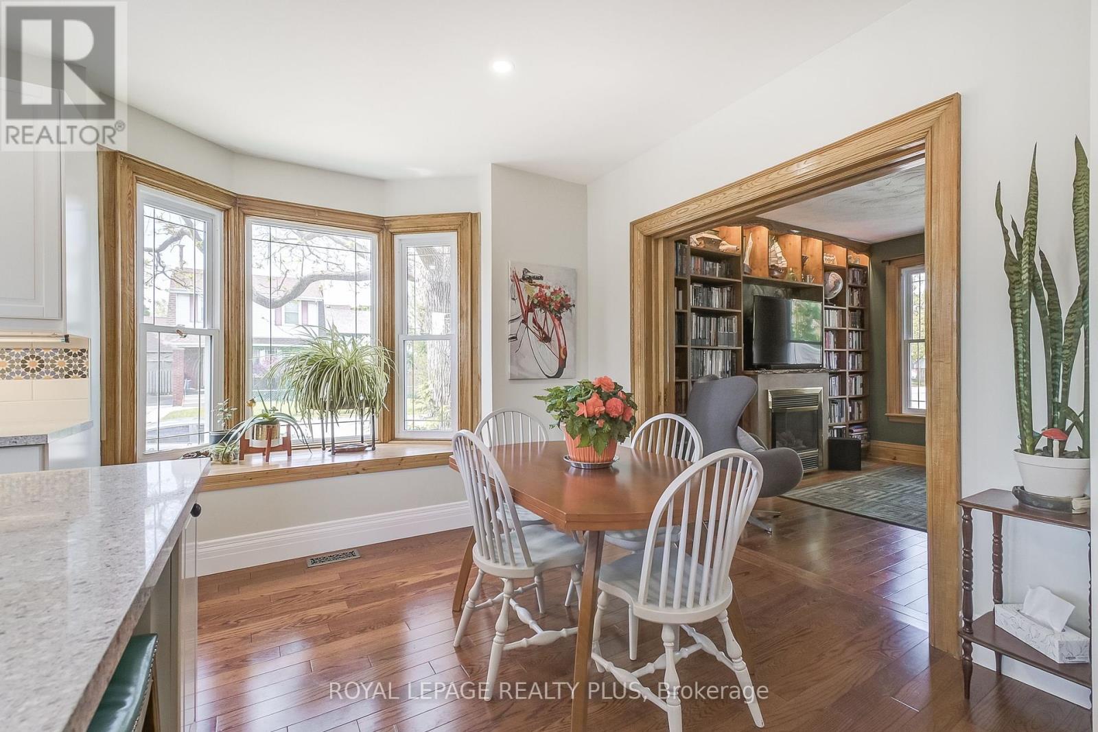 166 William Street, Brant (Brantford Twp), Ontario  N3T 3L3 - Photo 10 - X12290399