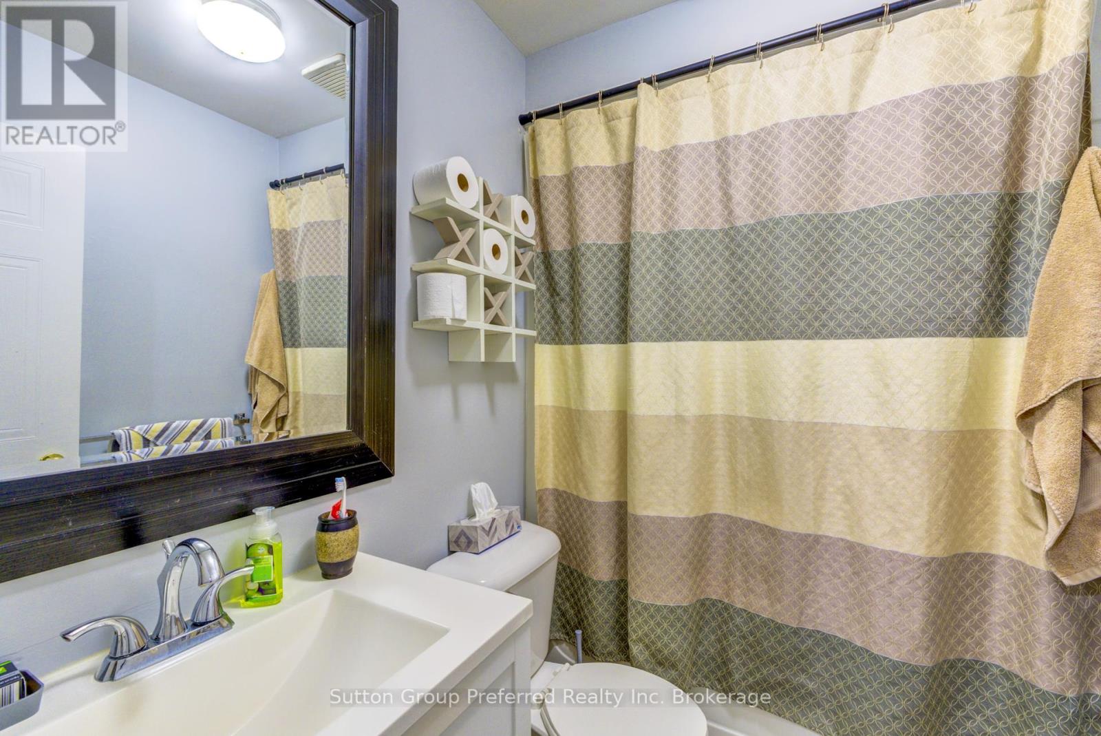 35 - 64 Hiawatha Road, Woodstock, Ontario  N4T 1P4 - Photo 11 - X12290625