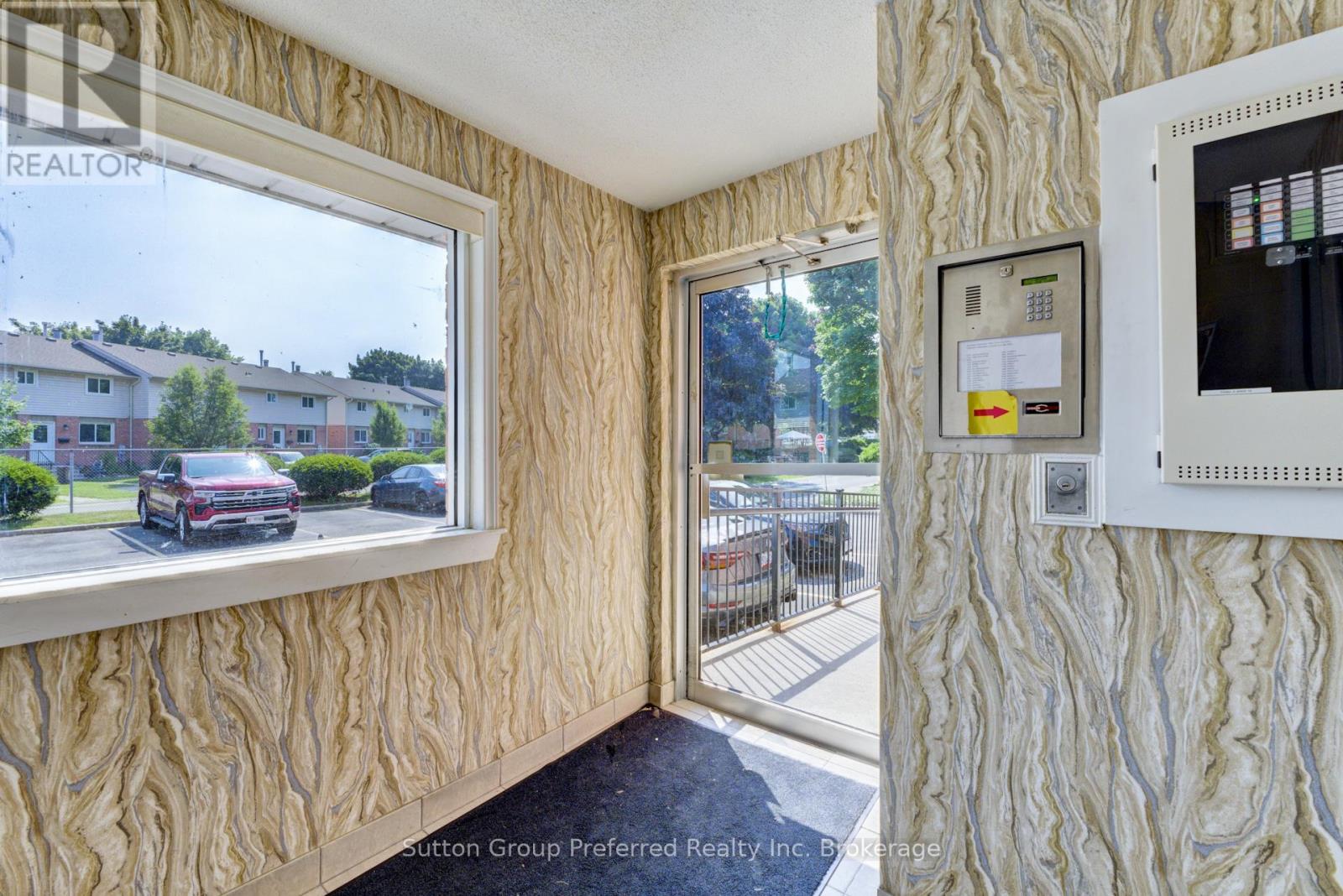 35 - 64 Hiawatha Road, Woodstock, Ontario  N4T 1P4 - Photo 5 - X12290625