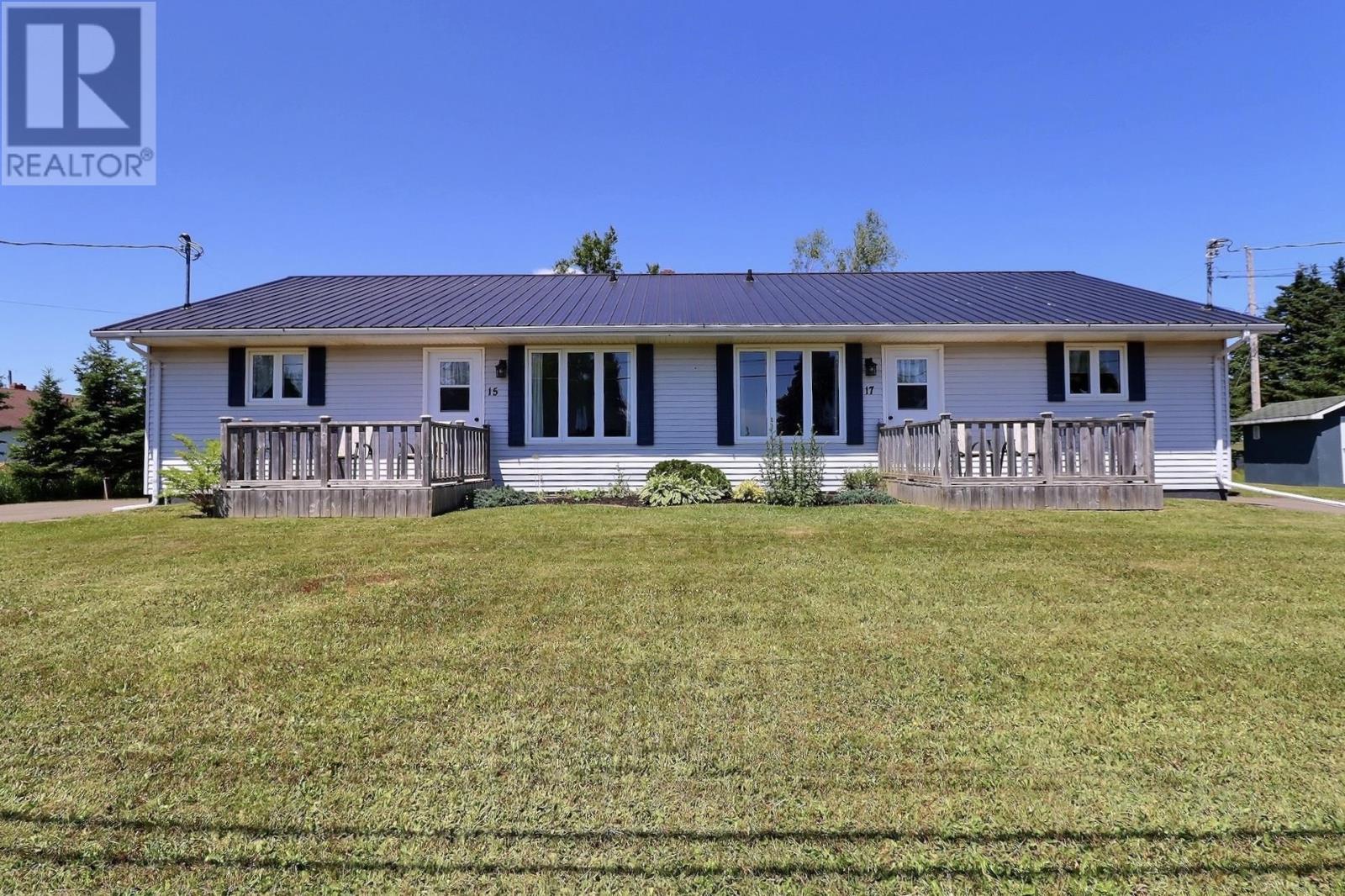 15-17 Cornwall Road, Cornwall, Prince Edward Island  C0A 1H0 - Photo 2 - 202517926