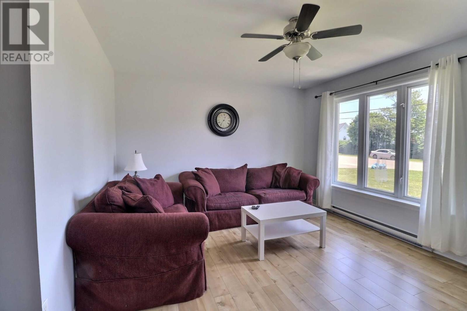 15-17 Cornwall Road, Cornwall, Prince Edward Island  C0A 1H0 - Photo 4 - 202517926
