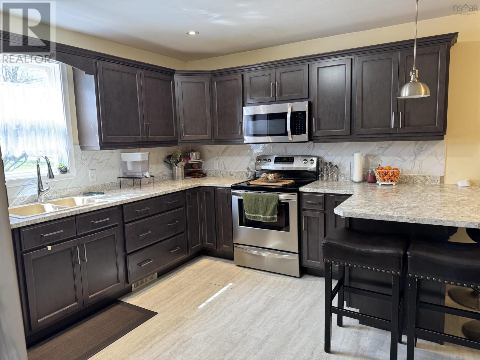 60 Beechwood Drive, Truro, Nova Scotia  B2N 1R6 - Photo 4 - 202514194