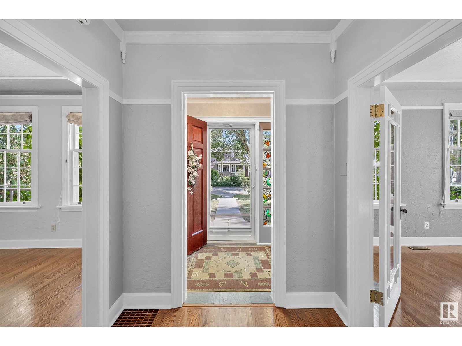 Property at 10416 GLENORA CR NW image 2