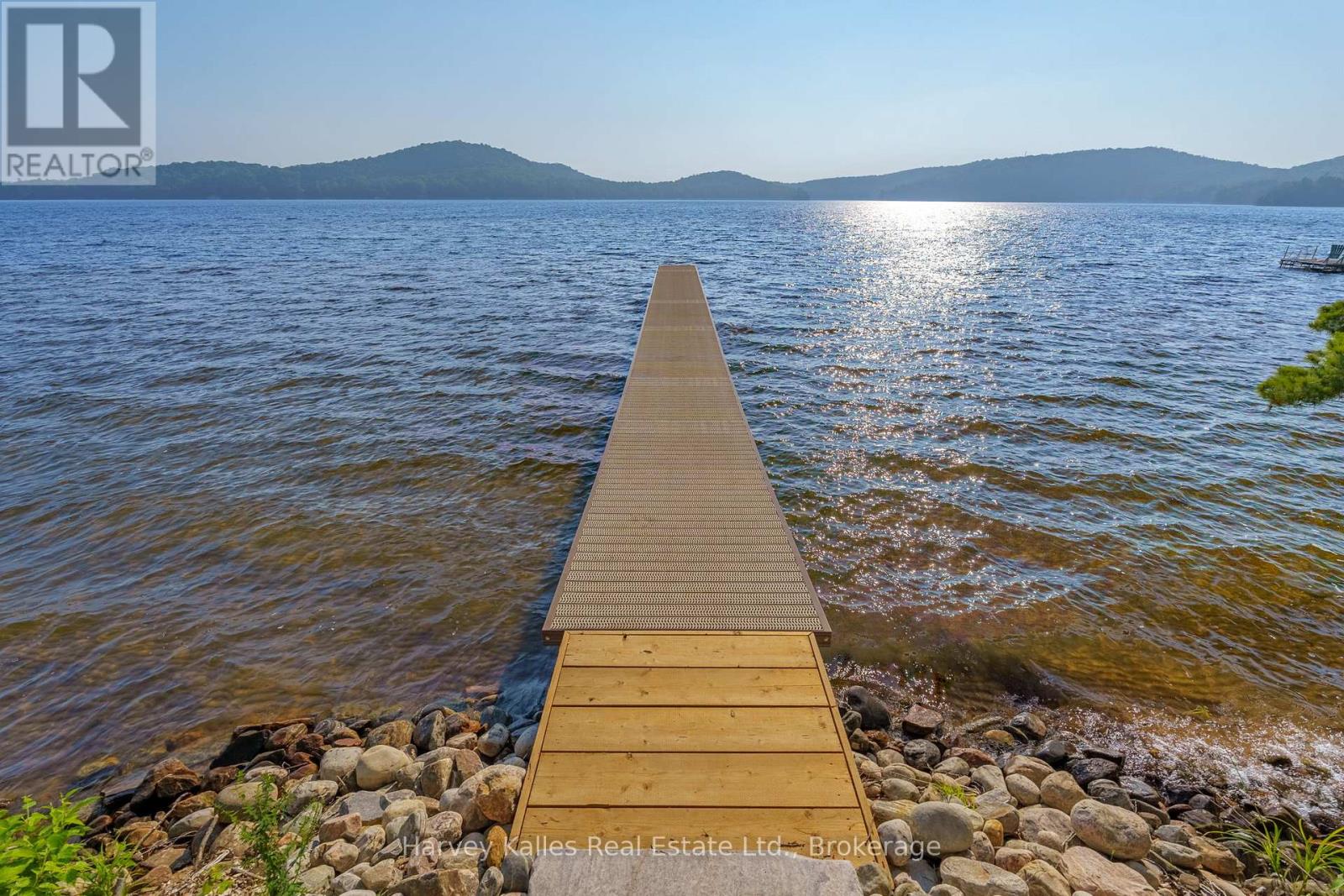 1204 Seabreeze Road, Lake Of Bays, Ontario  P0A 1H0 - Photo 43 - X12290714