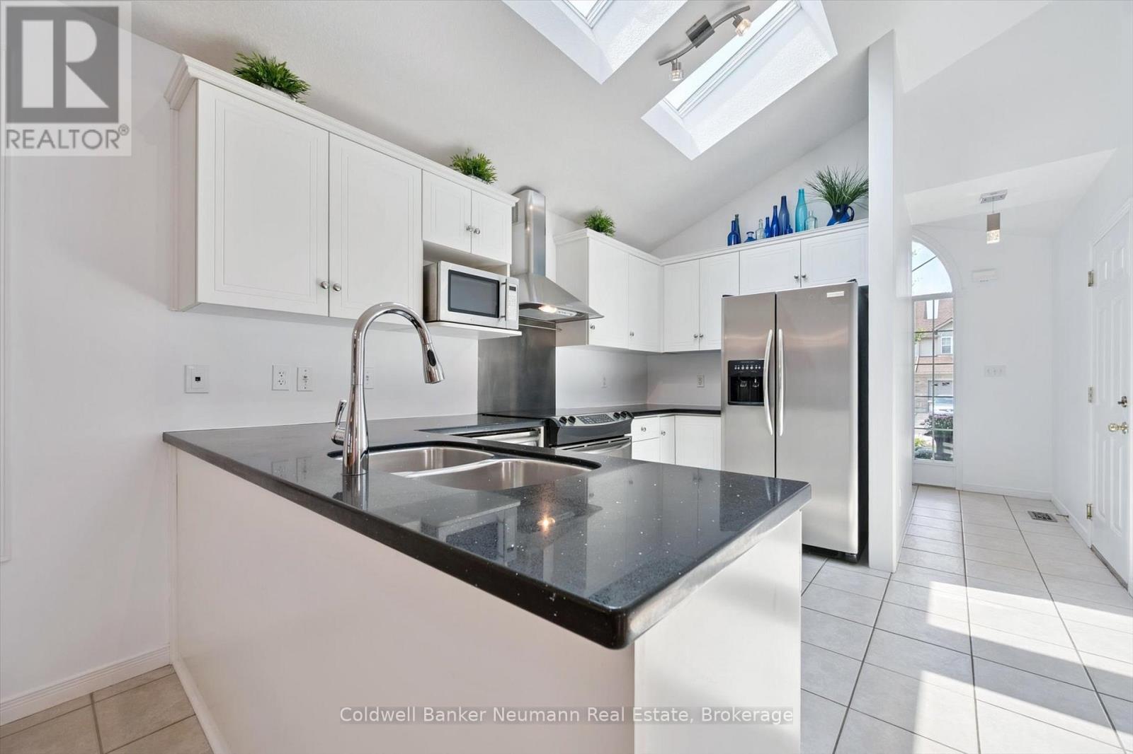97 Wilton Road, Guelph, Ontario  N1E 7L8 - Photo 7 - X12290723