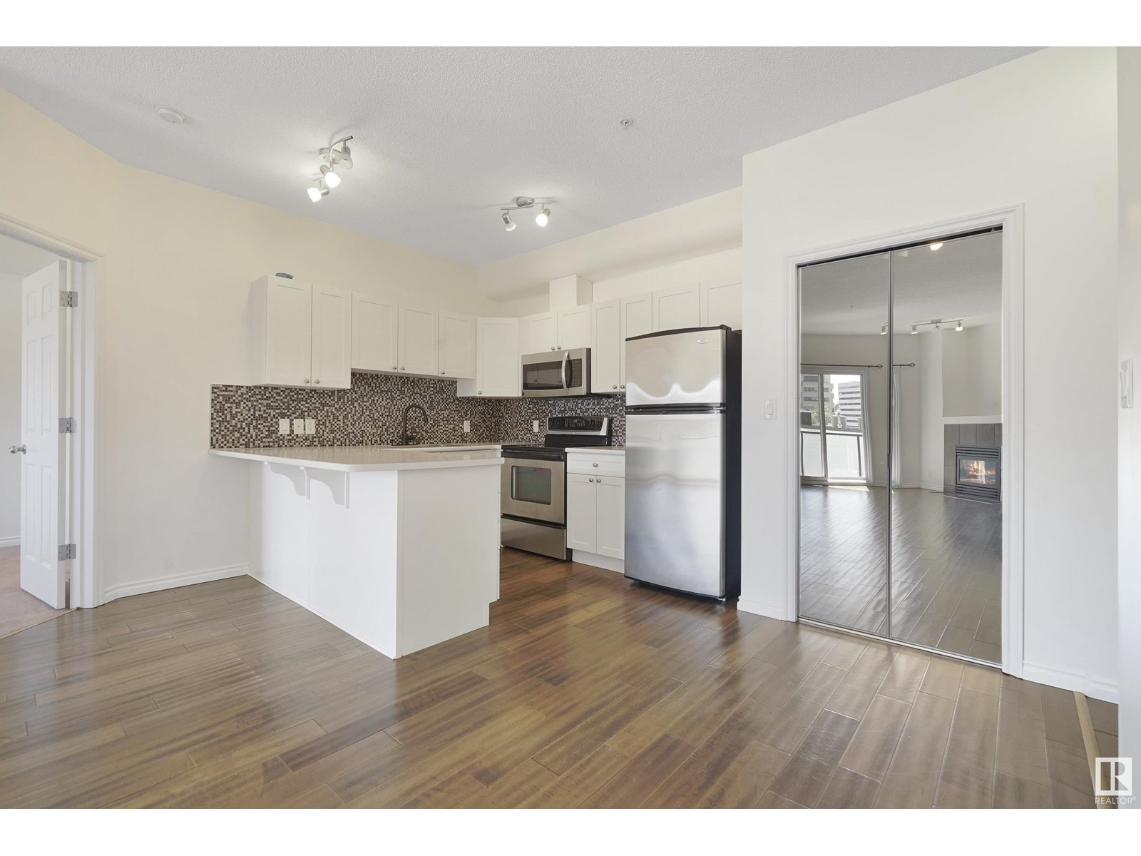 #414 10235 112 St Nw, Edmonton, Alberta  T5K 1M7 - Photo 3 - E4448207