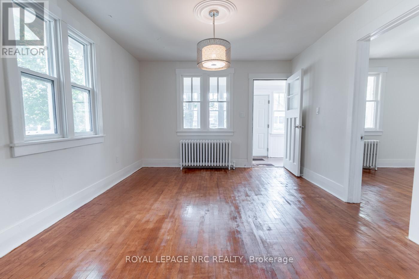 29 Erie Street, Port Colborne (Main Street), Ontario  L3K 4L8 - Photo 10 - X12290651