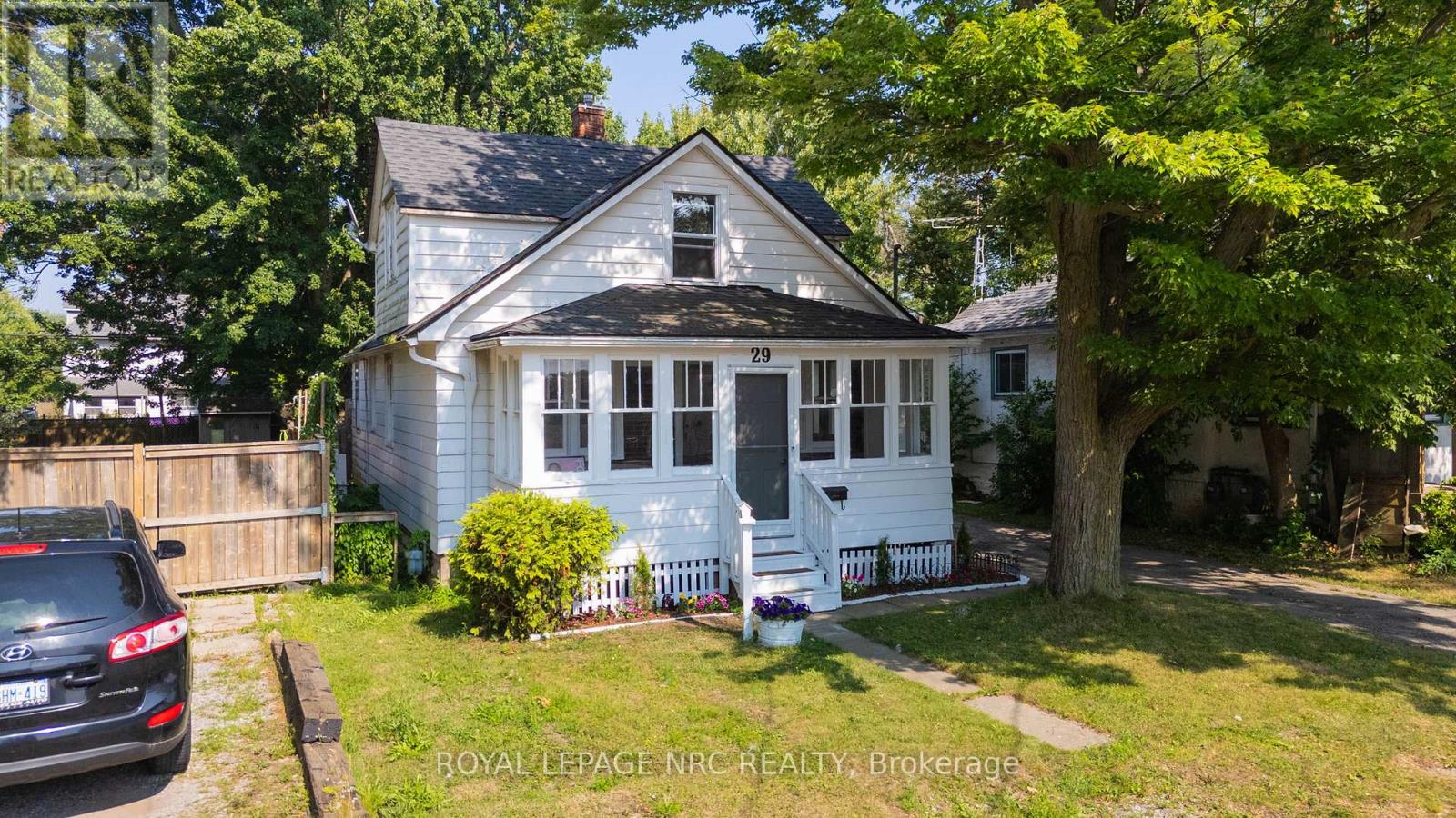 Property at 29 ERIE STREET image 2