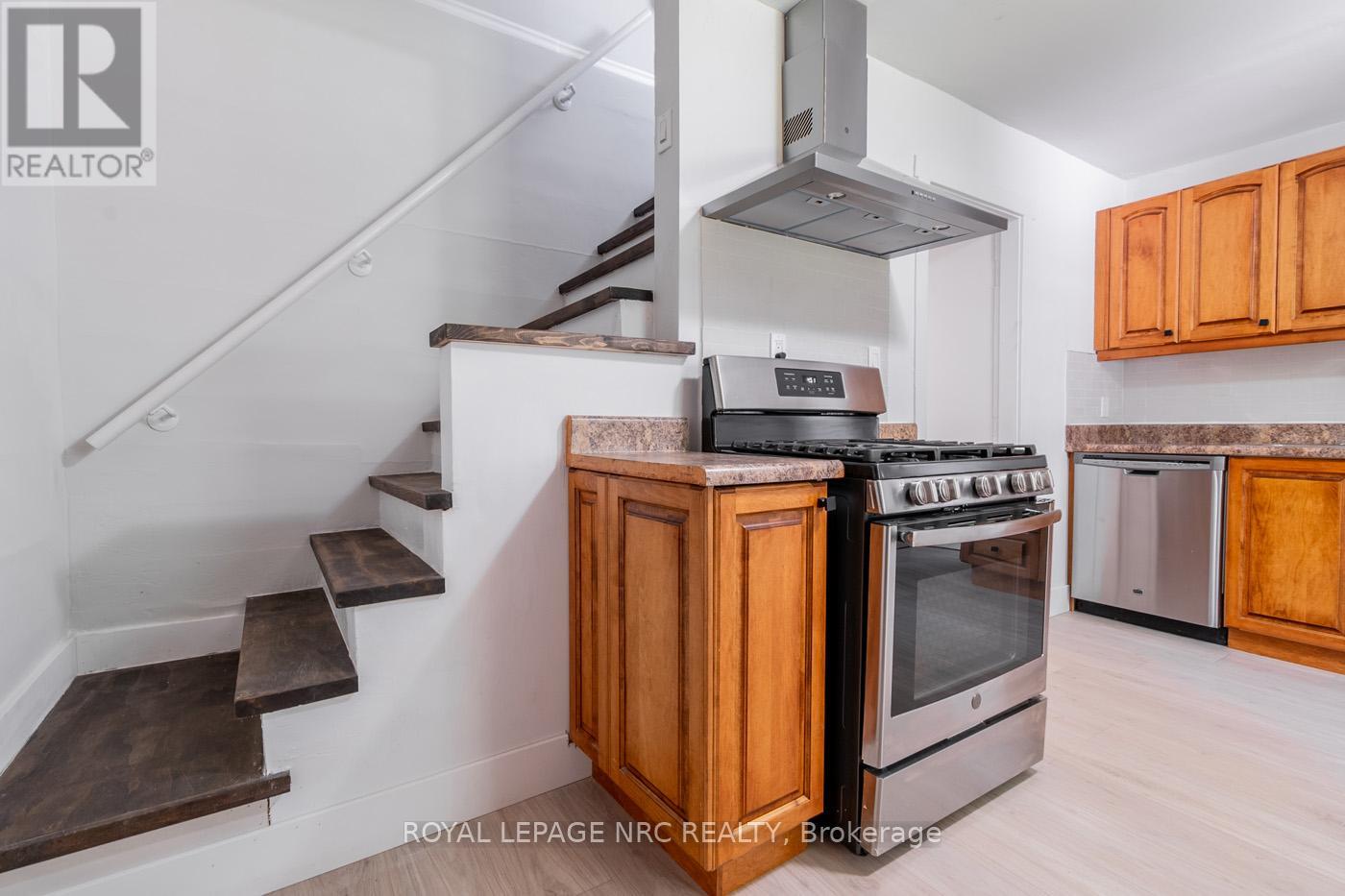 29 Erie Street, Port Colborne (Main Street), Ontario  L3K 4L8 - Photo 24 - X12290651