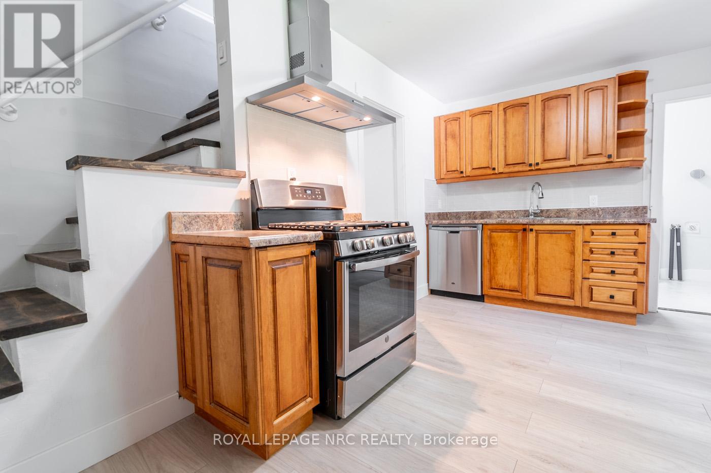 29 Erie Street, Port Colborne (Main Street), Ontario  L3K 4L8 - Photo 37 - X12290651