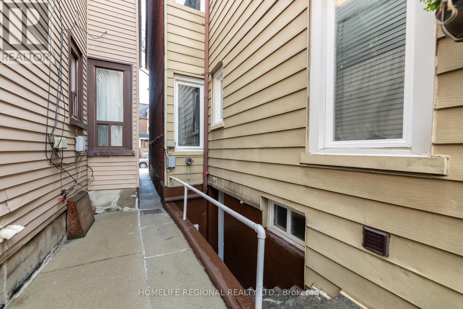 Lower Level - 244 Roxton Road, Toronto, Ontario  M6G 3P9 - Photo 15 - C12290480