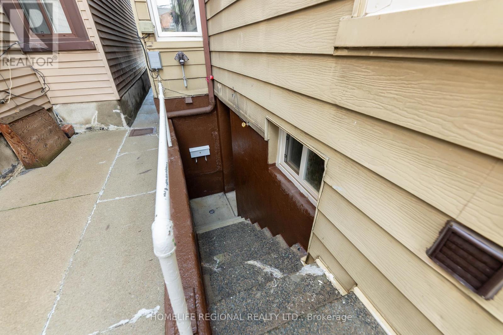 Lower Level - 244 Roxton Road, Toronto, Ontario  M6G 3P9 - Photo 16 - C12290480