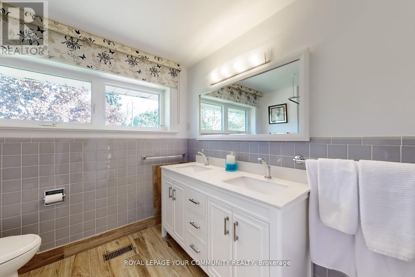 118 Betty Ann Drive, Toronto, Ontario  M2N 1X4 - Photo 33 - C12290570