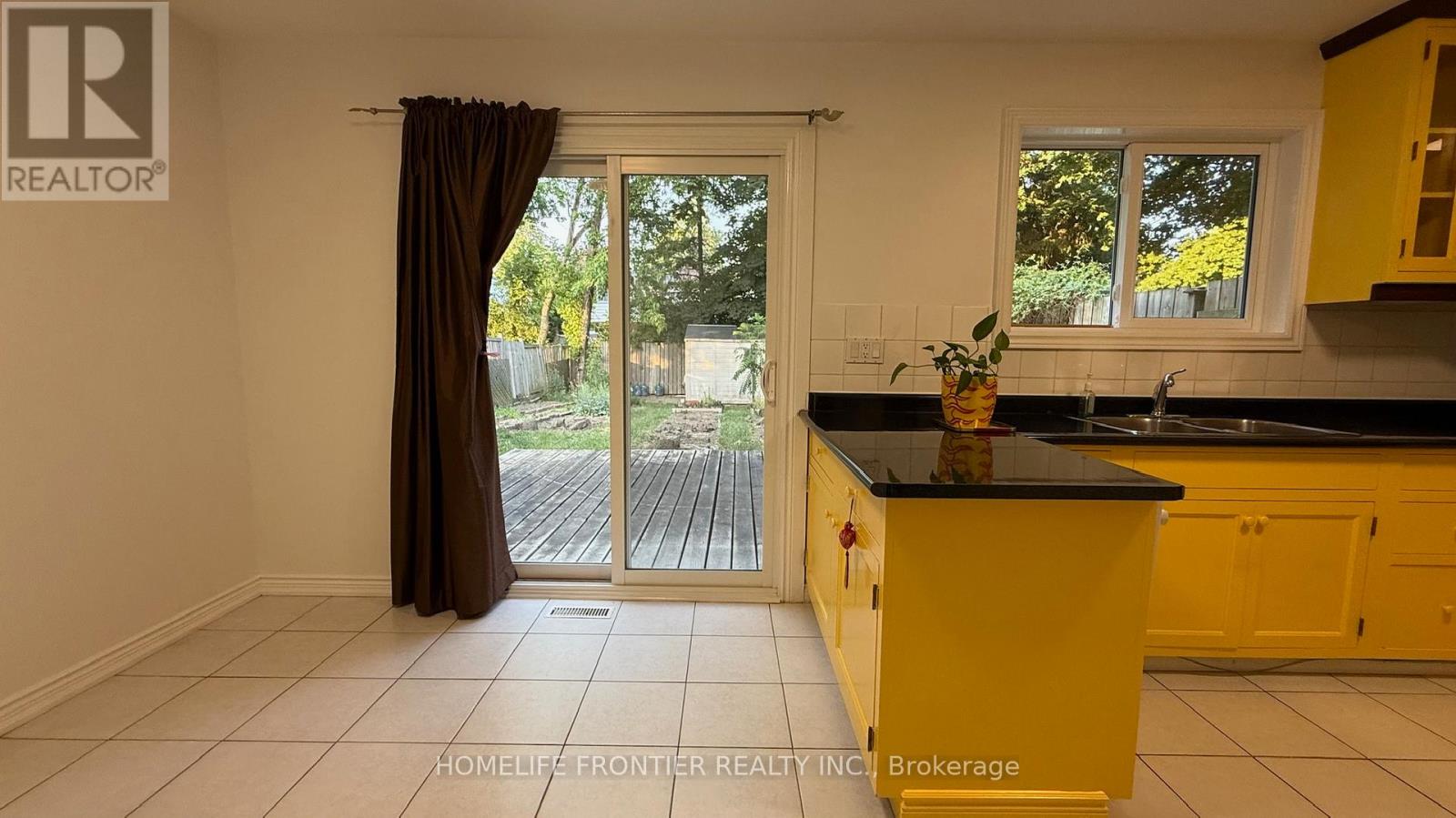 Property at 154 FRESHMEADOW DRIVE image 3