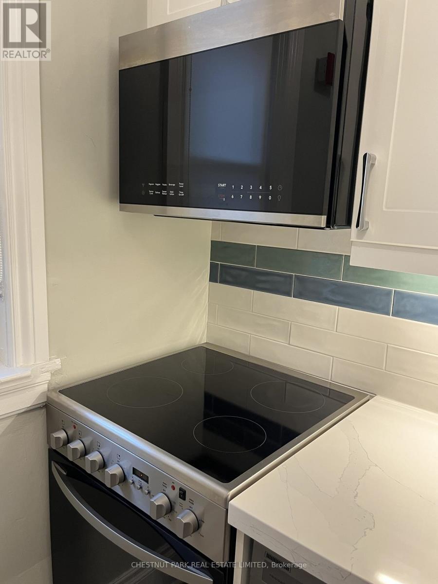 Upper - 5 Kingswood Road, Toronto, Ontario M4E 3N4 - Photo 18 - E12290479