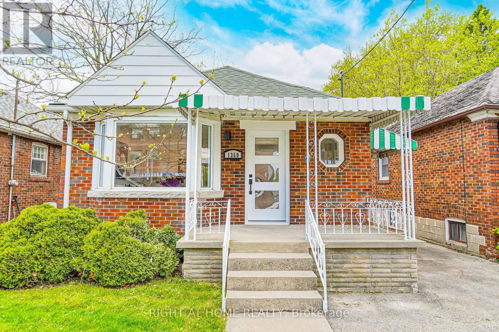 Property at 1360 WOODBINE AVENUE image 2
