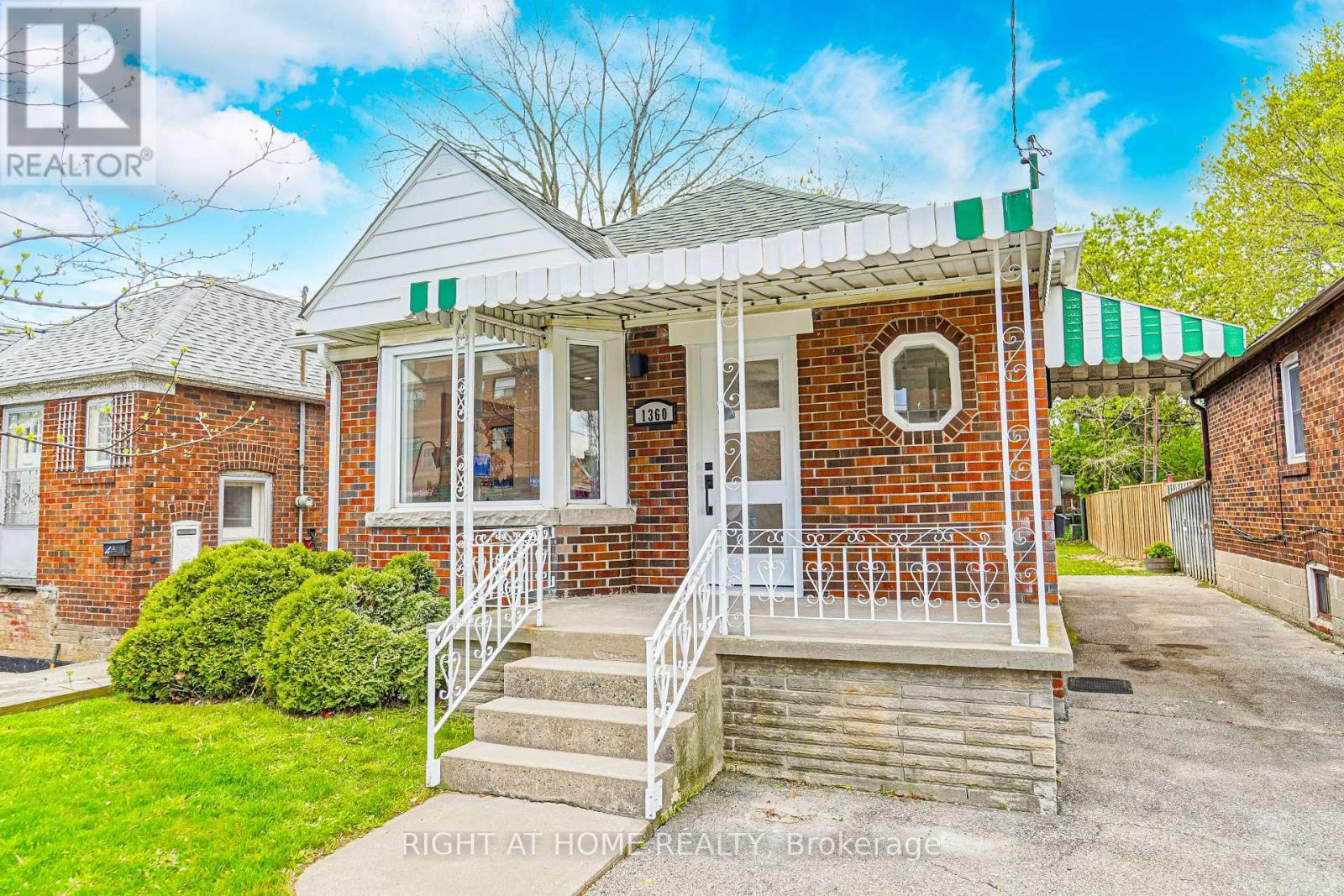 Property at 1360 WOODBINE AVENUE image 3