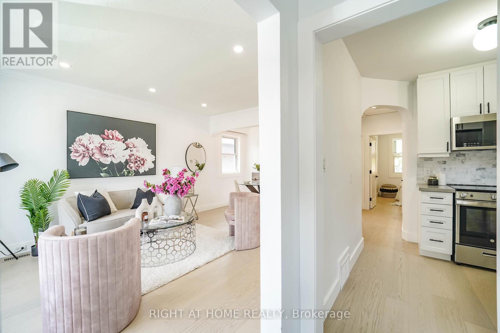 Property at 1360 WOODBINE AVENUE image 5