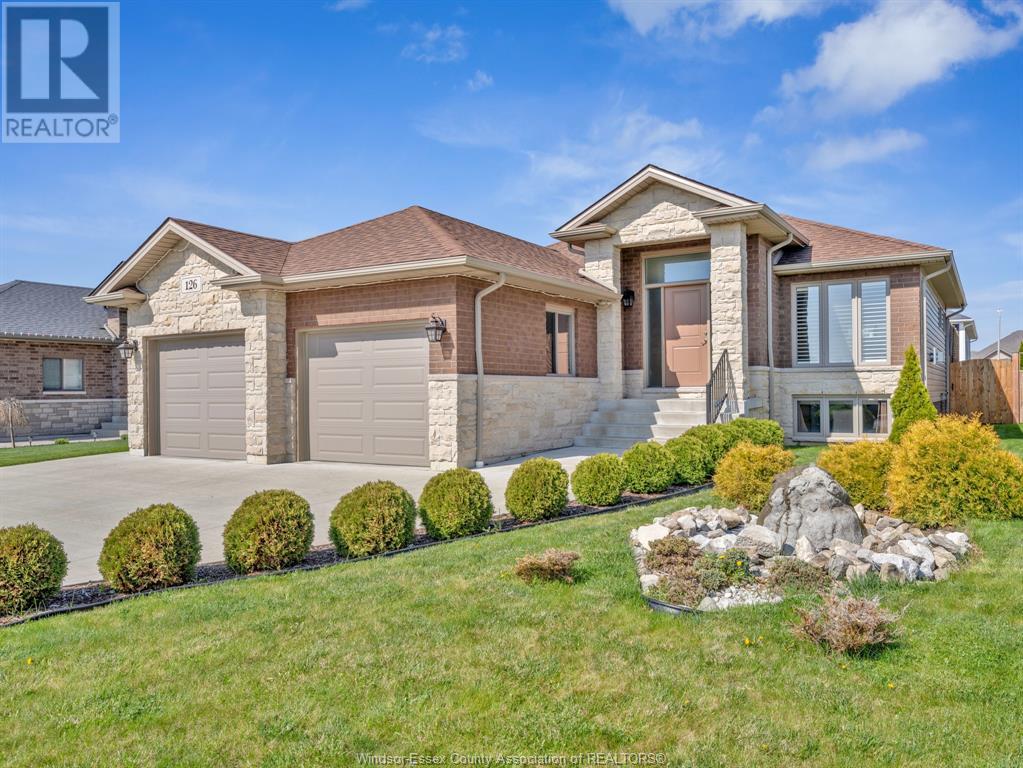 MLS# 25018159: 126 GOLFVIEW DRIVE, Kingsville, Canada