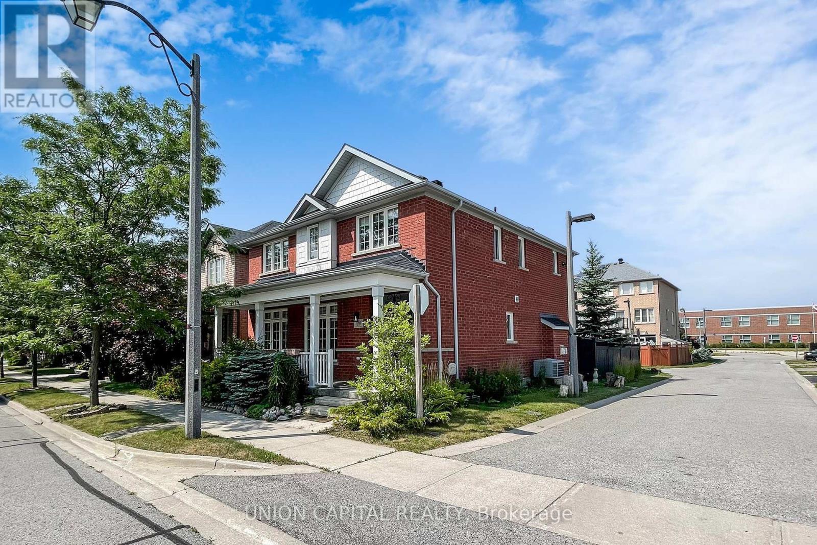 Property at 28 ROCK GARDEN STREET image 2