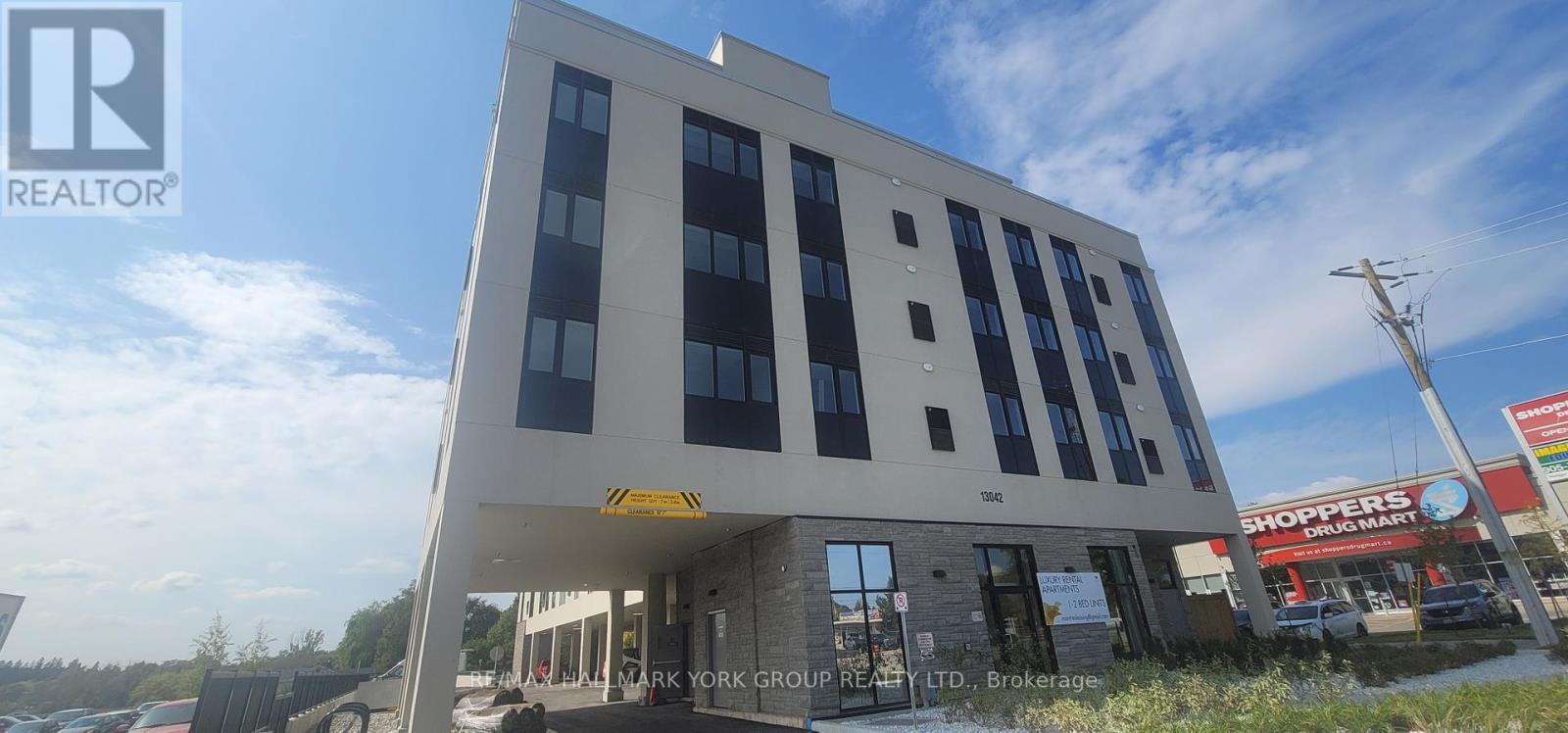 PH04 - 13042 YONGE STREET, Richmond Hill, Ontario