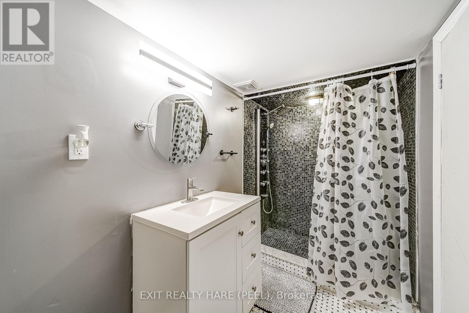 41 Poetry Drive, Vaughan, Ontario  L4H 3R1 - Photo 45 - N12290605