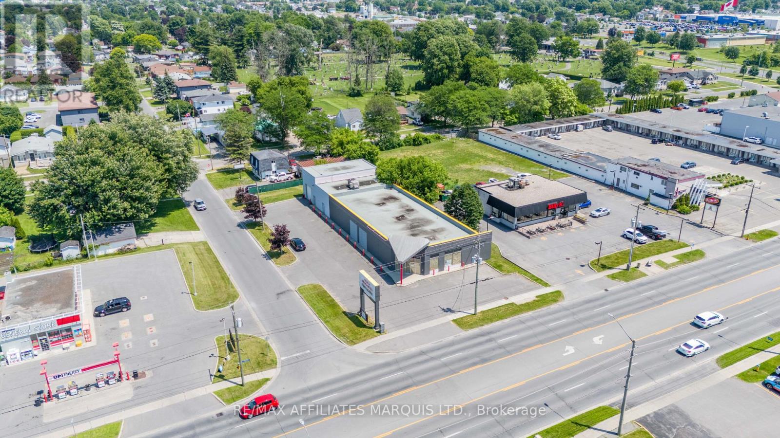 1139 Brookdale Avenue, Cornwall, Ontario  K6J 4P6 - Photo 4 - X12290637