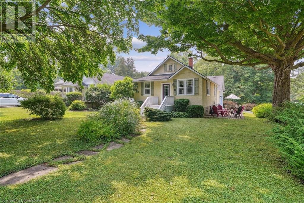 Property at 94 CENTRE Street image 3