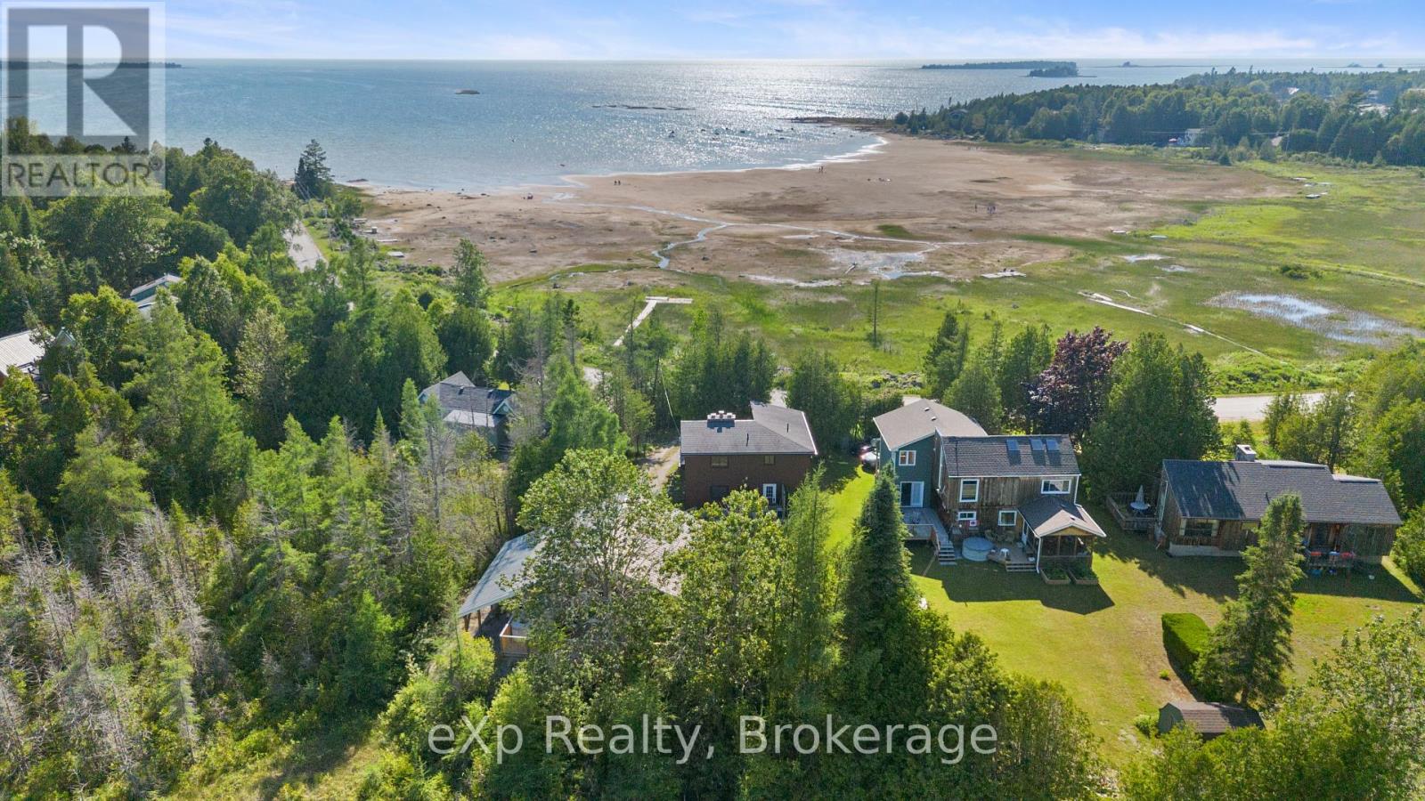 329 Bay Street, South Bruce Peninsula, Ontario  N0H 2T0 - Photo 6 - X12264570