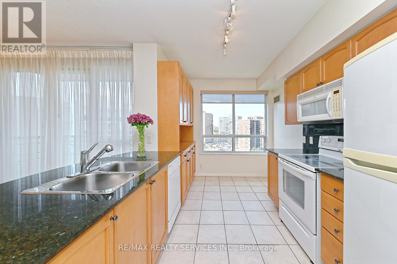 Suite 1309 - 38 Fontenay Court, Toronto, Ontario  M9A 5H5 - Photo 10 - W12290448