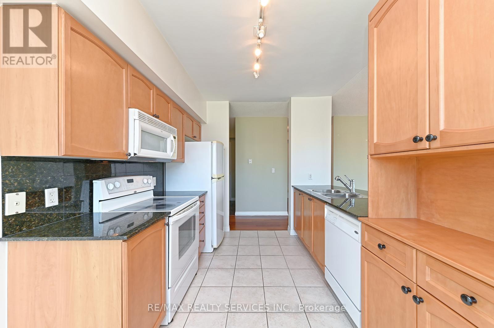 Suite 1309 - 38 Fontenay Court, Toronto, Ontario  M9A 5H5 - Photo 11 - W12290448