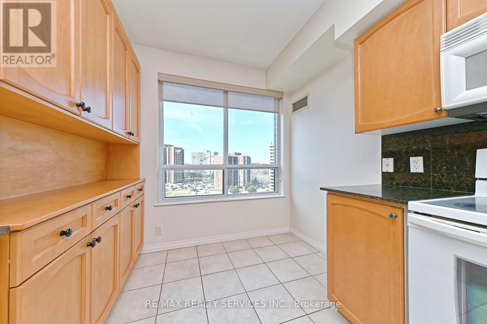 Suite 1309 - 38 Fontenay Court, Toronto, Ontario  M9A 5H5 - Photo 16 - W12290448