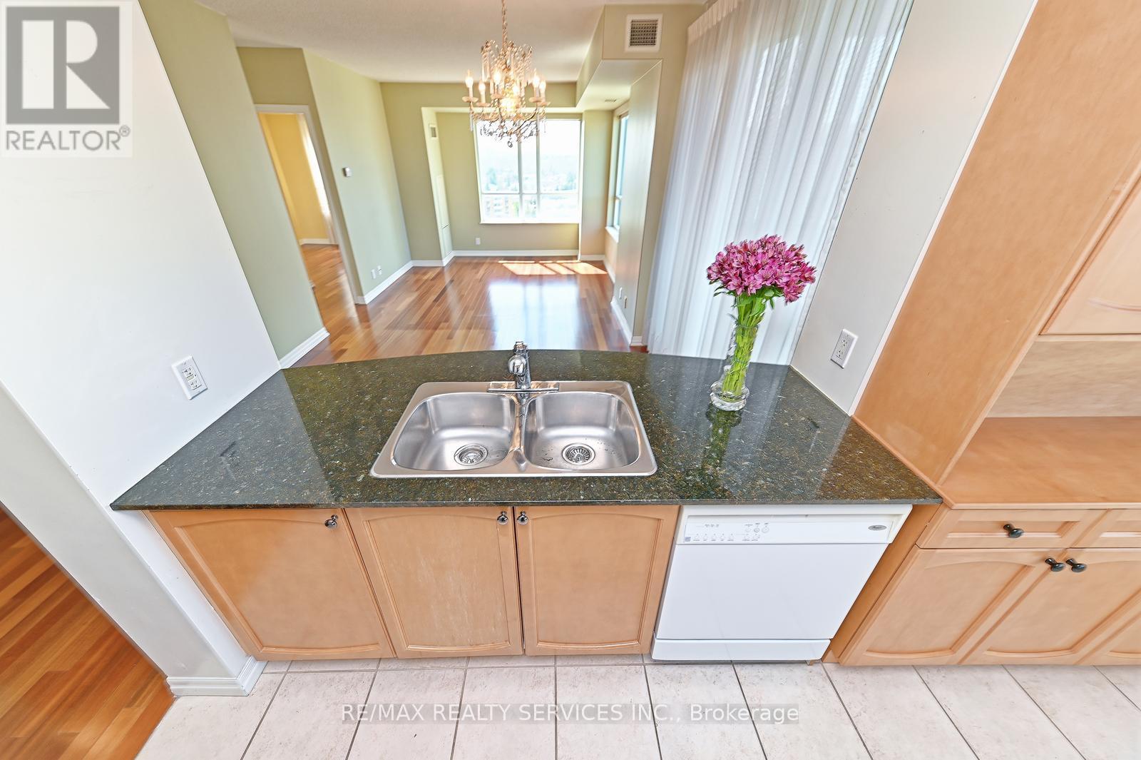 Suite 1309 - 38 Fontenay Court, Toronto, Ontario  M9A 5H5 - Photo 17 - W12290448