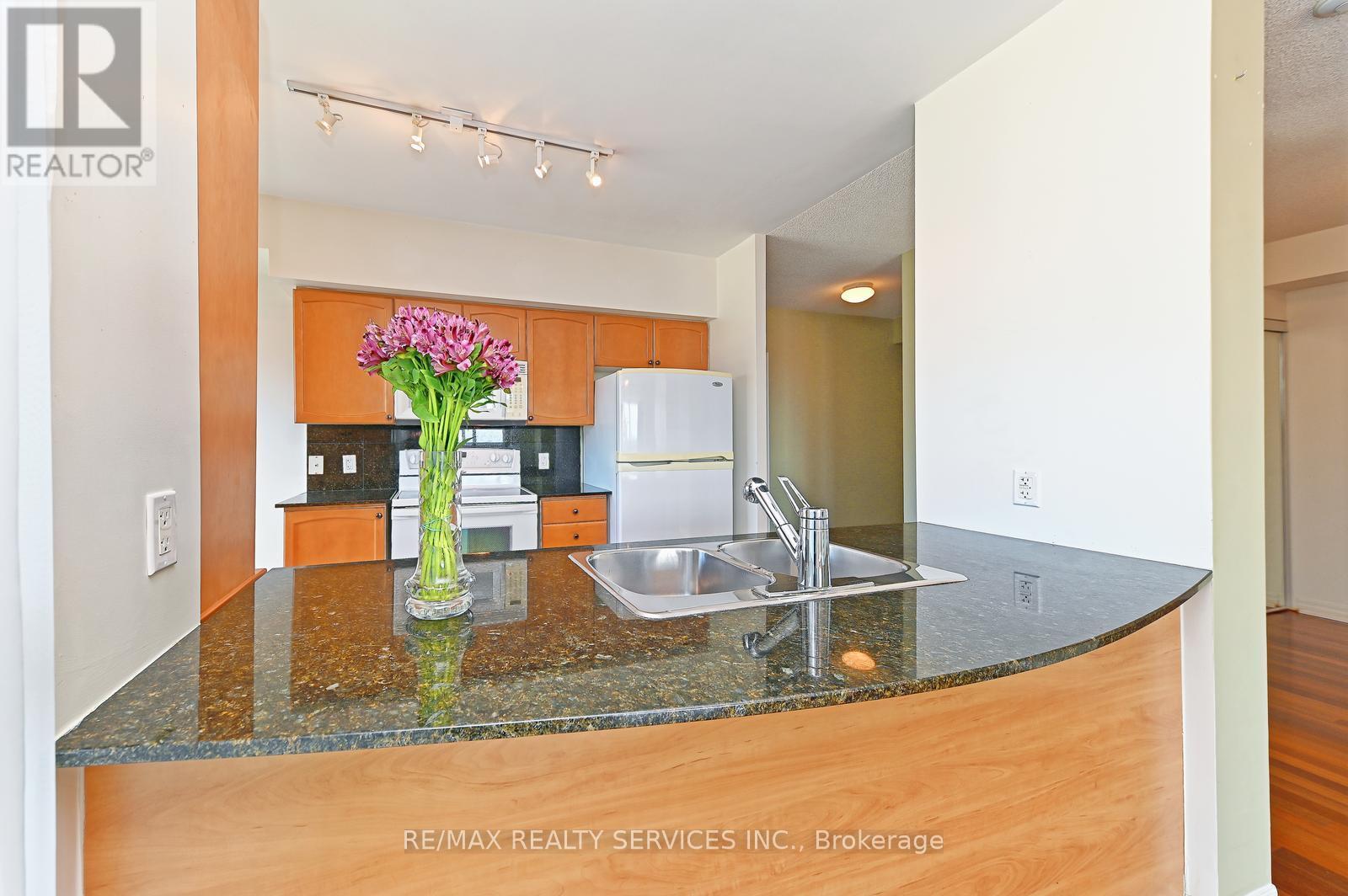 Suite 1309 - 38 Fontenay Court, Toronto, Ontario  M9A 5H5 - Photo 19 - W12290448