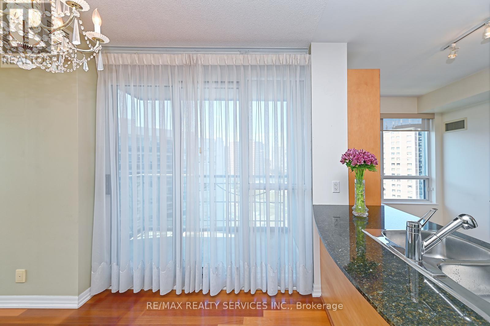 Suite 1309 - 38 Fontenay Court, Toronto, Ontario  M9A 5H5 - Photo 36 - W12290448