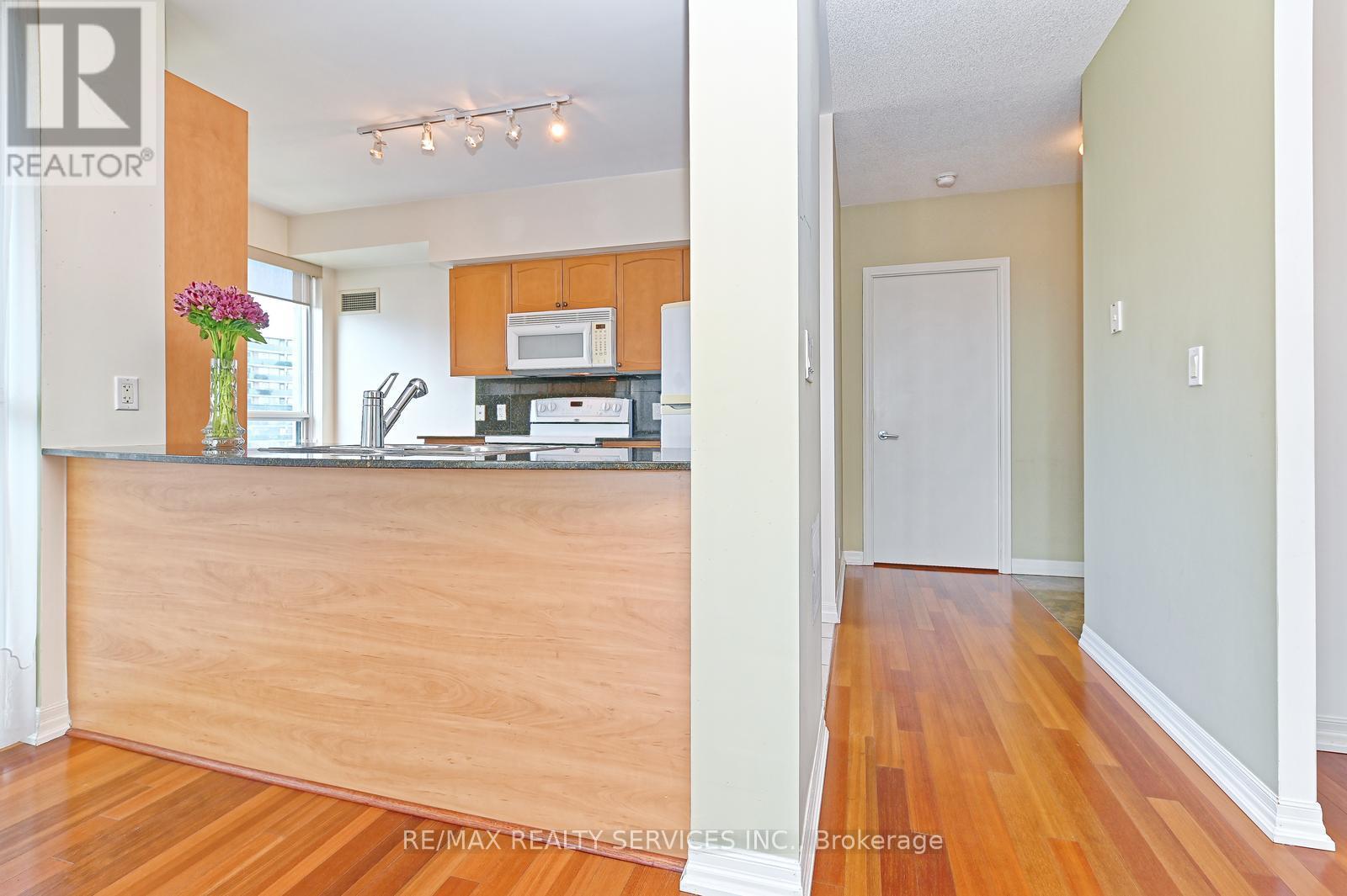 Suite 1309 - 38 Fontenay Court, Toronto, Ontario  M9A 5H5 - Photo 9 - W12290448