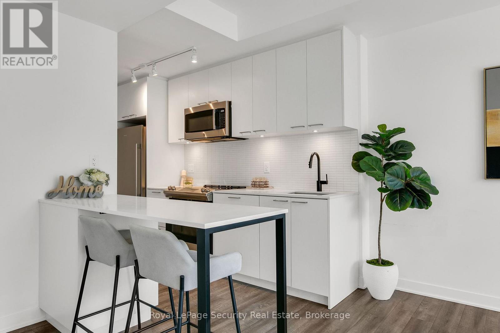 Th 22 - 40 Ed Clark Gardens, Toronto, Ontario  M6N 0B5 - Photo 17 - W12290461